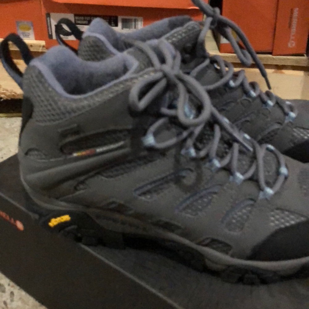 Moab mid gortex - Picture 2 of 3